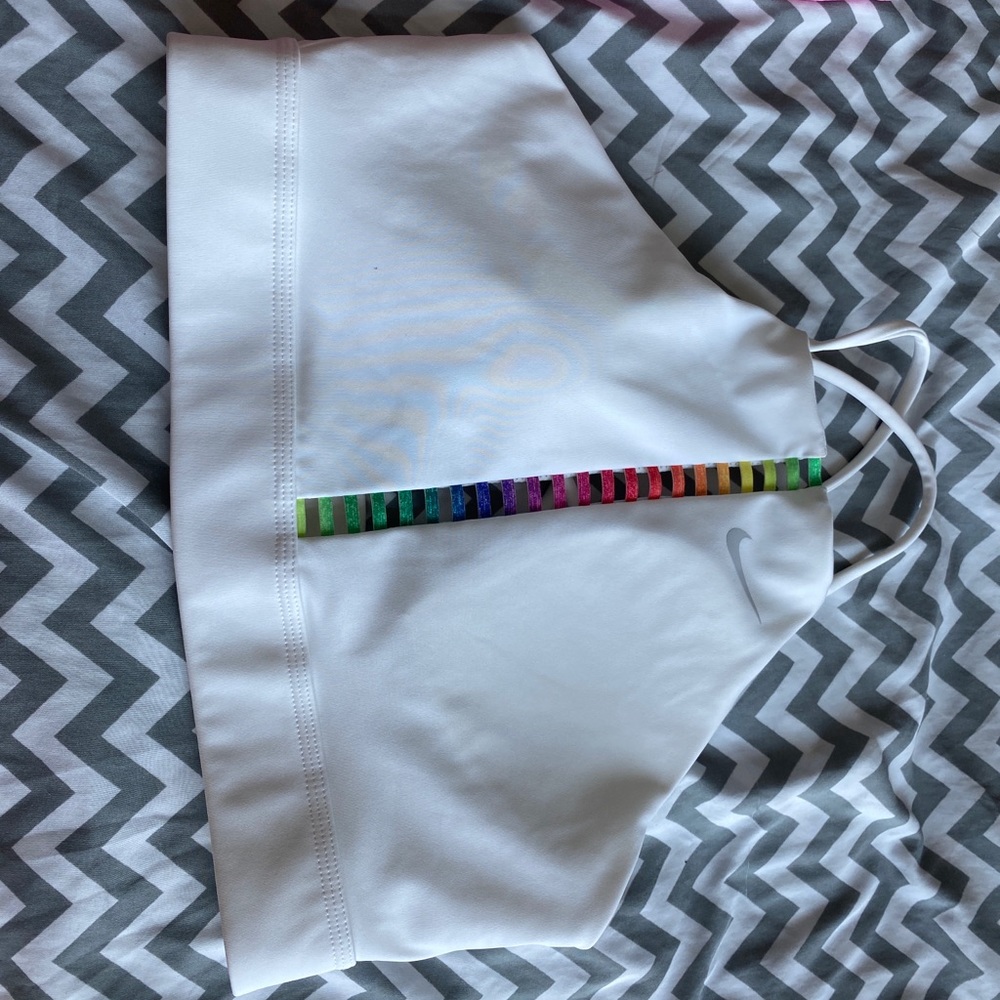 Nike - Picture 3 of 3